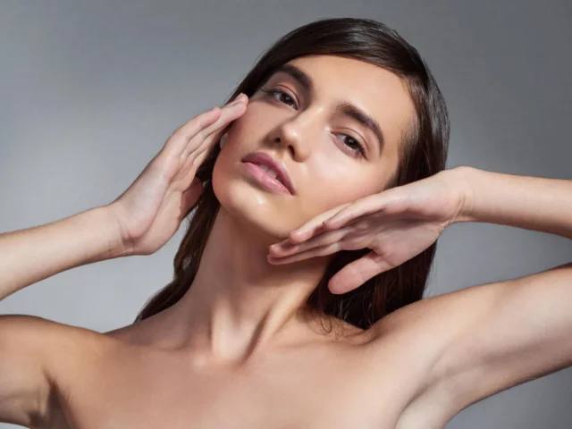 How Swelling Evolves After a Facelift: A Month-by-Month Breakdown