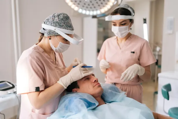 What Happens During a Facelift Consultation: From Analysis to Simulation